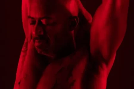 imageye___-_imgi_27_68e03bff9c85b9d3f05eac53_Red Light Inset 4